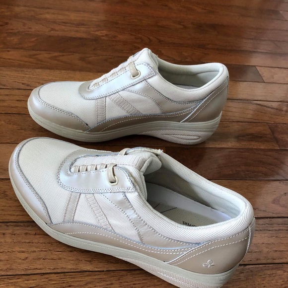 like new shoes - Picture 4 of 7